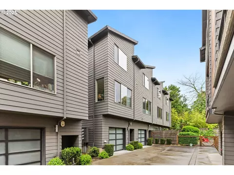 5026 SE Mill St, Portland, OR 97215