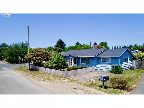 330 Maple St, Brookings, OR 97415