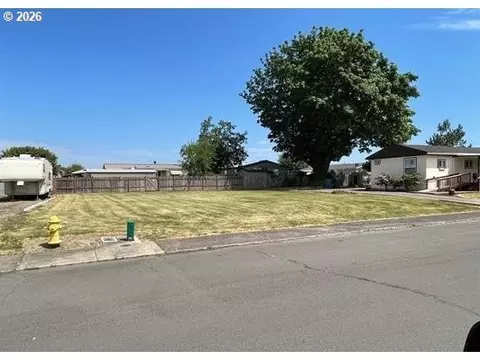 11842 NE Chateau Dr NE, Woodburn, OR 97071