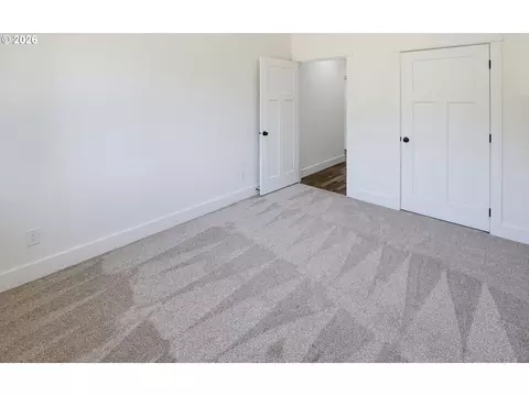 Bedroom - 2701 Munsel Lake Rd, Florence, OR 97439 photo 6 of 6