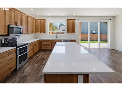 Kitchen - 2701 Munsel Lake Rd, Florence, OR 97439 photo 3 of 3