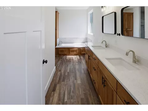 Bath - 2701 Munsel Lake Rd, Florence, OR 97439 photo 1 of 1
