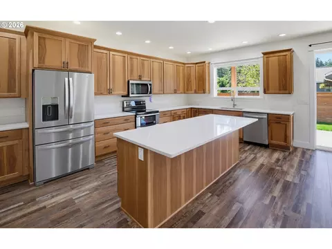 Kitchen - 2701 Munsel Lake Rd, Florence, OR 97439 photo 2 of 3