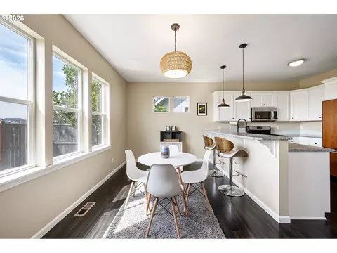 Dining - 1876 Heath Dr, Eugene, OR 97402 photo 2 of 2