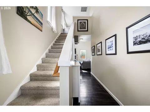 Entry Way - 1876 Heath Dr, Eugene, OR 97402 photo 1 of 9