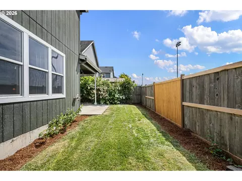 Exterior - 1876 Heath Dr, Eugene, OR 97402 photo 3 of 9