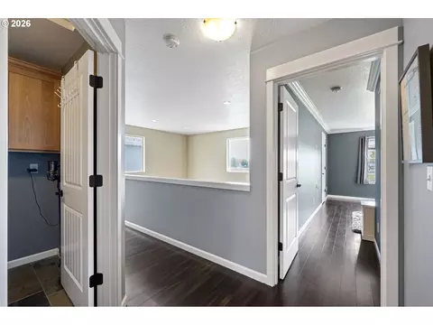Entry Way - 1876 Heath Dr, Eugene, OR 97402 photo 7 of 9