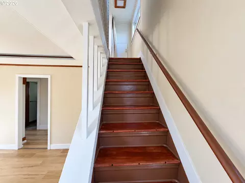 Entry Way - 850 Centennial Blvd, Springfield, OR 97477 photo 3 of 3