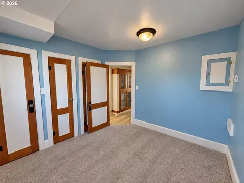 Bedroom - 850 Centennial Blvd, Springfield, OR 97477 photo 2 of 2