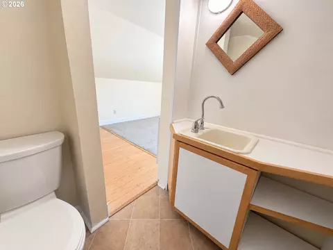 Bath - 850 Centennial Blvd, Springfield, OR 97477 photo 3 of 3