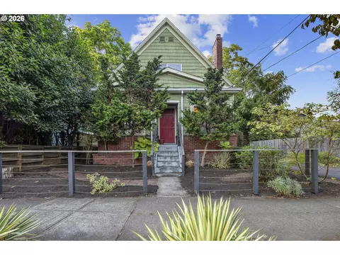427 N Skidmore St, Portland, OR 97217