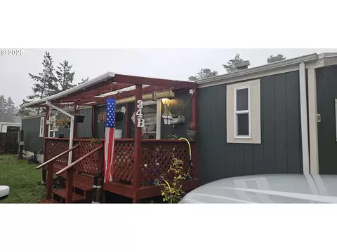 67624 Spinreel Rd #34B, North Bend, OR 97459