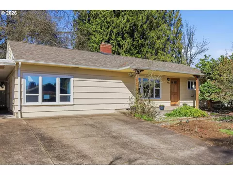 Exterior - 1090 Corydon St, Eugene, OR 97401 photo 2 of 11