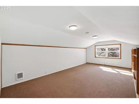 Bedroom - 1090 Corydon St, Eugene, OR 97401 photo 7 of 7