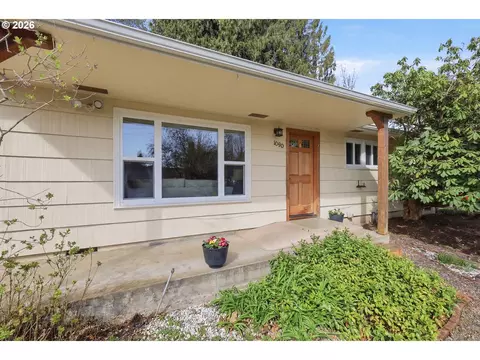 Exterior - 1090 Corydon St, Eugene, OR 97401 photo 3 of 11