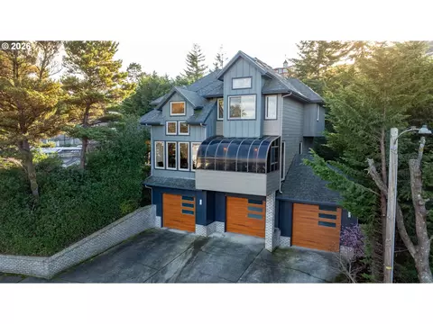 2024 Cedar Ct, North Bend, OR 97459