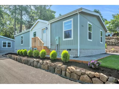 144 S 6th St, Saint Helens, OR 97051