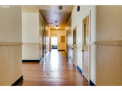 Entry Way - 80304 Old Lorane Rd, Eugene, OR 97405 photo 1 of 3