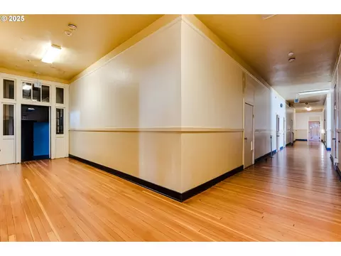 Entry Way - 80304 Old Lorane Rd, Eugene, OR 97405 photo 3 of 3