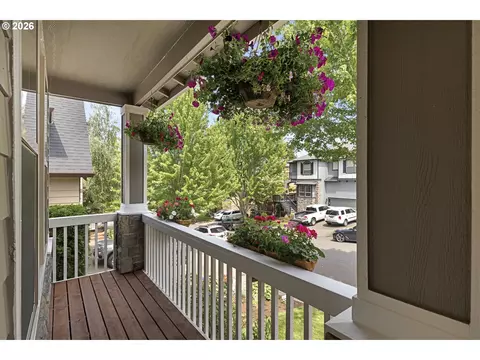 Exterior - 1099 SE Mimosa Dr, Gresham, OR 97080 photo 7 of 11