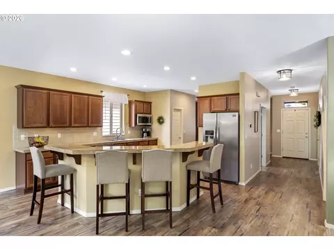 Kitchen - 1099 SE Mimosa Dr, Gresham, OR 97080 photo 1 of 8