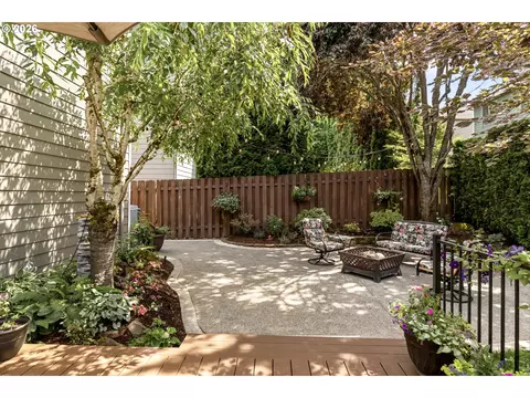 Exterior - 1099 SE Mimosa Dr, Gresham, OR 97080 photo 9 of 11