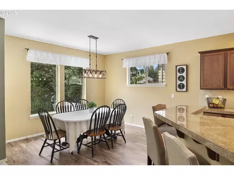 Dining - 1099 SE Mimosa Dr, Gresham, OR 97080 photo 1 of 3