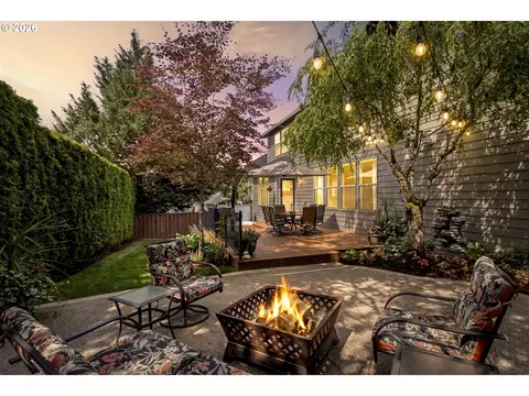 Exterior - 1099 SE Mimosa Dr, Gresham, OR 97080 photo 2 of 11