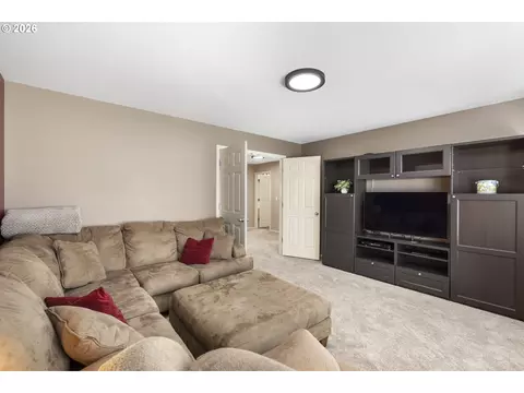 Other - 1099 SE Mimosa Dr, Gresham, OR 97080 photo 8 of 9