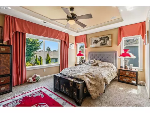 Bedroom - 857 Throne Dr, Eugene, OR 97402 photo 1 of 5