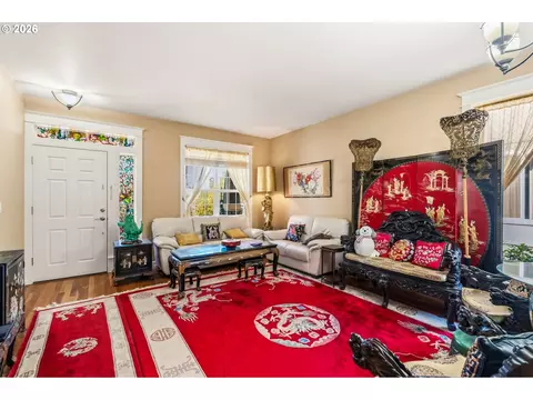 Living - 857 Throne Dr, Eugene, OR 97402 photo 1 of 3