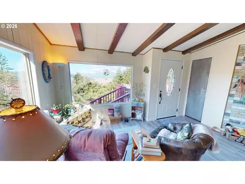 30235 Eagleview Dr, Gold Beach, OR 97444 photo 9