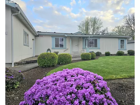 1621 Skipper Ave, Eugene, OR 97404