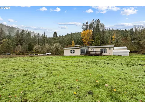 22170 Tiller Trail Hwy, Days Creek, OR 97429