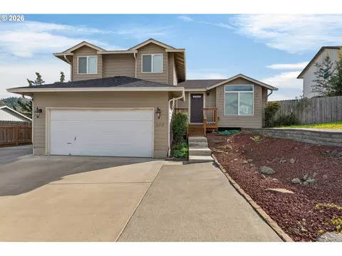 209 NE Rose Ridge Dr, Winston, OR 97496
