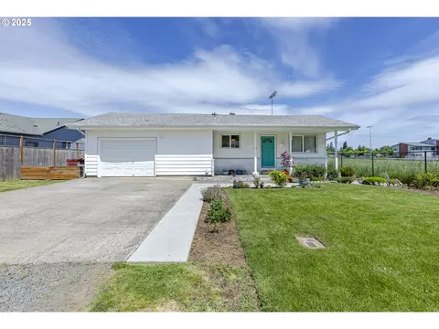 990 Barber Dr, Creswell, OR 97426