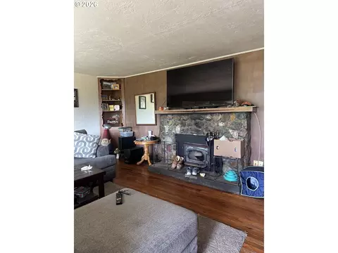 67623 E Bay Rd, North Bend, OR 97459 photo 6