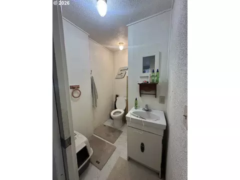 67623 E Bay Rd, North Bend, OR 97459 photo 9