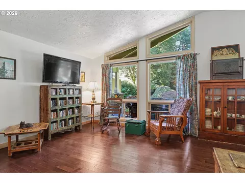 Living - 19368 SE Summertime Dr, Sandy, OR 97055 photo 2 of 5