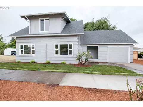 340 Moore St, Harrisburg, OR 97446