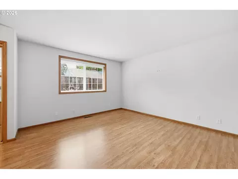 Living - 1140 Molly Ln, Eugene, OR 97404 photo 10 of 11
