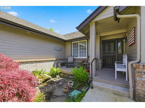 Exterior - 1140 Molly Ln, Eugene, OR 97404 photo 3 of 15
