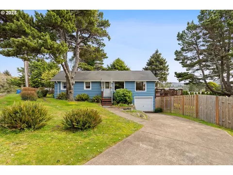 1736 NE 11th St, Lincoln City, OR 97367