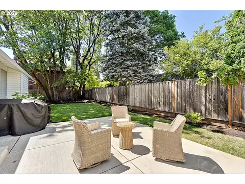 1633 Holly Ave, Eugene, OR 97408 photo 29