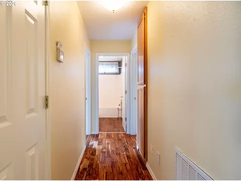 1203 E Second Ave, Sutherlin, OR 97479 photo 9