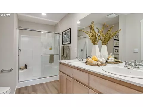 Bath - 1407 SE Rosefinch Ave, Gresham, OR 97080 photo 1 of 3