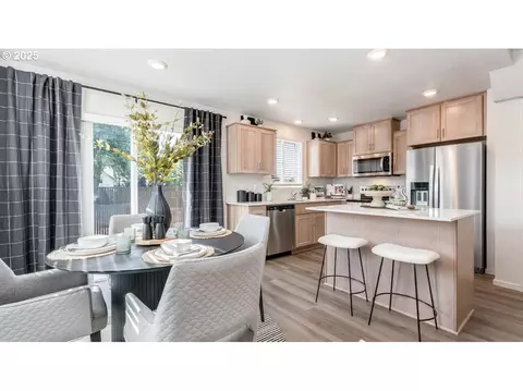 Kitchen - 1407 SE Rosefinch Ave, Gresham, OR 97080 photo 2 of 5