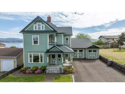 2139 Mcpherson St, North Bend, OR 97459