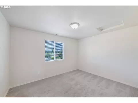 Bedroom - 5290 Squirrel St, Springfield, OR 97478 photo 4 of 7