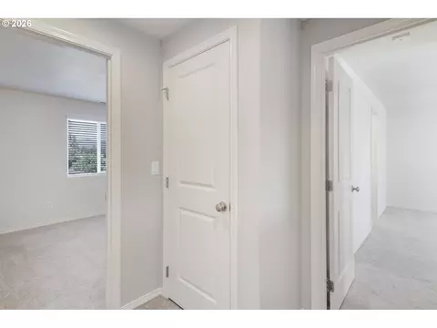 Entry Way - 5290 Squirrel St, Springfield, OR 97478 photo 4 of 4